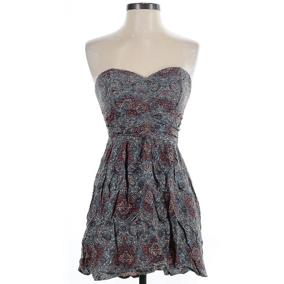 THE VAMPIRE DIARIES ELENA GILBERT EUC RARE - Picture 2 of 3